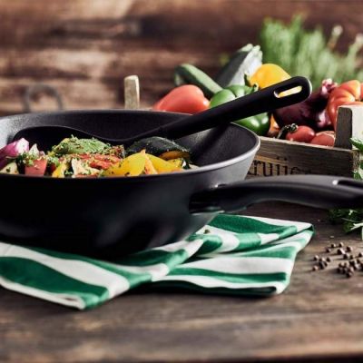 5. Patelnia BALLARINI Avola Wok tytanowa 30 cm 75002-915-0