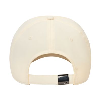 3. Czapka z daszkiem Nike Dri-FIT Club kremowa FB5372 115