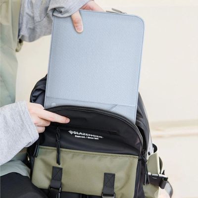 7. Torba na laptopa Tech-Protect Sleevy 13-14"- niebieska