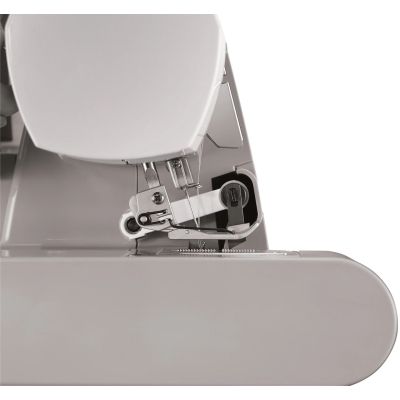 4. Maszyna do szycia Overlock SINGER 14HD-854