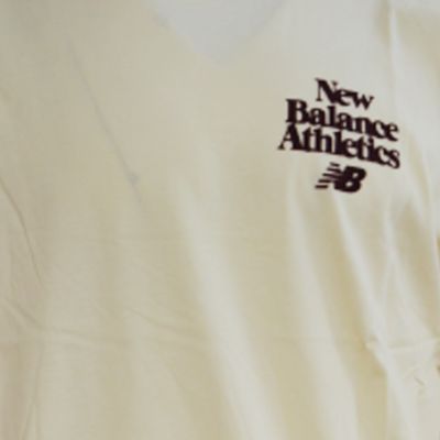 3. Bluzka New Balance Athletics 70s Run Graphic Longsleeve - MT23560-MCU