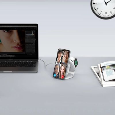 5. Ładowarka Tech-Protect QI15W-A32 indukcyjna 3w1 z MagSafe na smartfon / Apple Watch / AirPods - szara