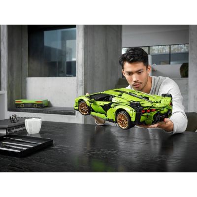 11. LEGO TECHNIC 42115 Lamborghini Sian FKP 37
