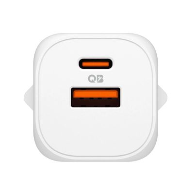 2. Ładowarka sieciowa Spigen Essential EE352EU USB-C / USB-A 35W - biała
