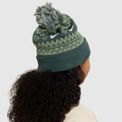 8. Czapka Nike Peak HF0188-338