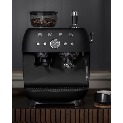 22. Smeg EGF03BLMEU ekspres do kawy Ręczny Ekspres do espresso 2,4 l
