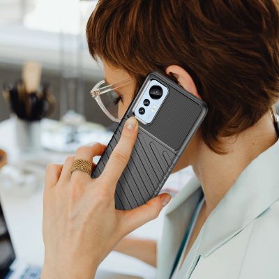 2. Thunder Case etui Xiaomi 12 Lite silikonowy pancerny pokrowiec czarne
