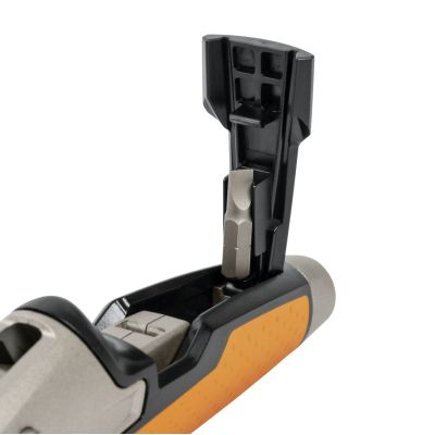 14. Nóż malarski CarbonMax