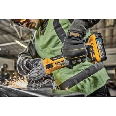 3. DeWALT DCG405H2T-QW polerka/szlifierka do podłóg