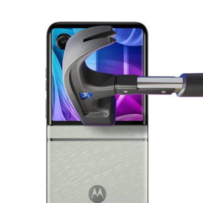 2. Matowa folia 3mk SilkyMatt Pro™ na Motorola Razr 60
