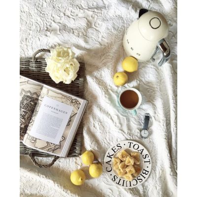 31. Smeg KLF03CREU czajnik elektryczny 1,7 l 2400 W Kremowy