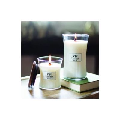 2. Świeca średnia WHITE TEAK WOODWICK