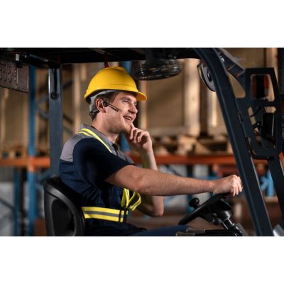 8. Słuchawki bezprzewodowe kostne Shokz OpenComm2 USB-C + adapter USB-C czarne