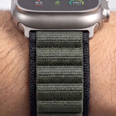 7. Pasek Tech-Protect Nylon Pro na Apple Watch 44 / 45 / 46 / 49 mm - zielony