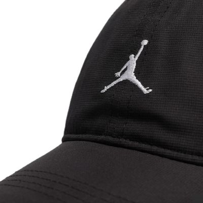 6. Czapka z daszkiem dziecięca Air Jordan Essential Club Cap Czarna - 9A0724-023