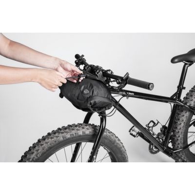 9. Torba rowerowa TOPEAK LOADER FRONTLOADER (na kierownicę 8 litrów)