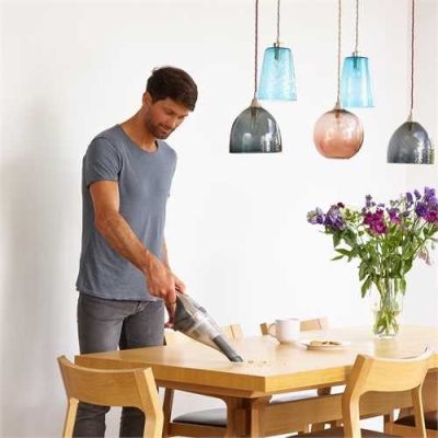 7. Odkurzacz ręczny akumulatorowy BLACK+DECKER NVC220WC 7,2V