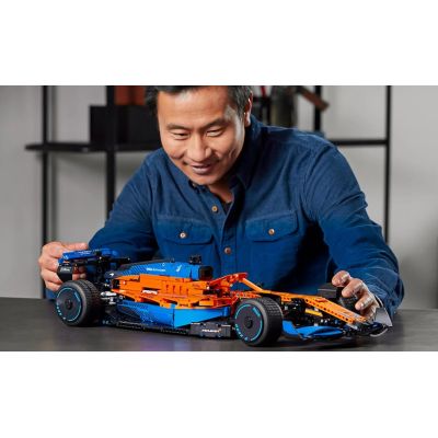 7. LEGO Technic 42141 Samochód wyścigowy McLaren Formula 1