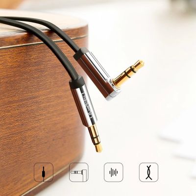 2. Ugreen płaski kabel przewód audio AUX 3,5 mm mini jack 2m srebrny (10599)