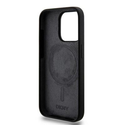 7. Etui DKNY Liquid Silicone White Printed Logo MagSafe na iPhone 15 Pro - czarne