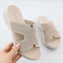 Klapki damskie na podwyższeniu beżowe Vinceza 97300