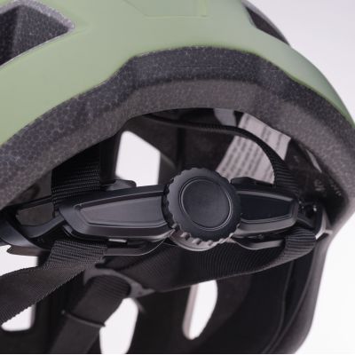 4. Kask BRENN