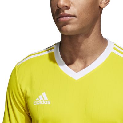 3. Koszulka piłkarska adidas Tabela 18 JSY M CE8941