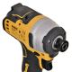 28. Zestaw narzędzi Combo 18V 2x4,0Ah DCK2062M2T DEWALT