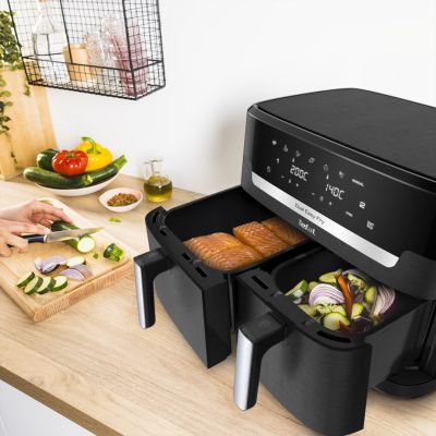4. Frytkownica beztłuszczowa TEFAL EY9428E