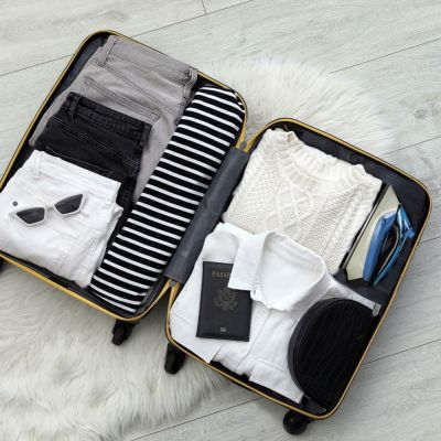 3. Żelazko turystyczne Black+Decker BXIR1000E (1000W; niebiesko-srebrny)