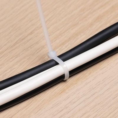 3. OPASKI ZACISKOWE DO KABLI RAPSY 100SZT 200MM BALCK+DECKER