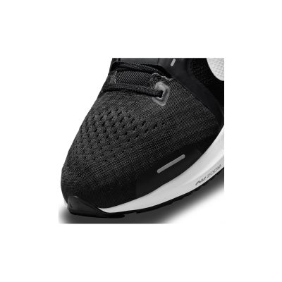 6. Buty do biegania Nike Air Zoom Vomero 16 M DA7245-001