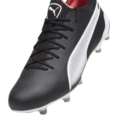 4. Buty piłkarskie Puma King Ultimate FG/AG M 107563 01