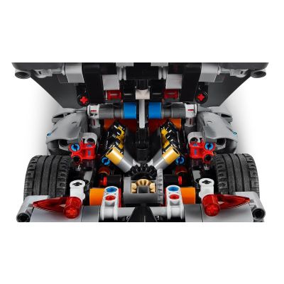 9. LEGO Technic 42173 Szary hipersamochód Koenigsegg Jesko Absolut
