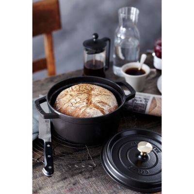9. Garnek żeliwny okrągły Staub - 3.8 ltr, Czarny