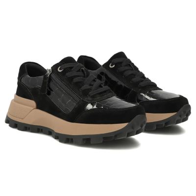 4. Skórzane sneakersy damskie na koturnie lakierowane czarne Filippo DP7988