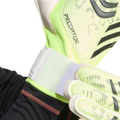 5. Rękawice adidas Predator GL MTC JN5351