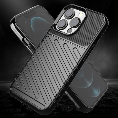4. Thunder Case elastyczne pancerne etui pokrowiec iPhone 13 Pro zielony