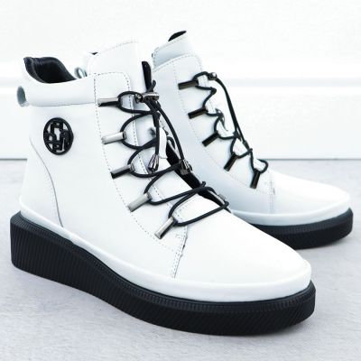 3. Skórzane botki damskie na koturnie białe Filippo DBT7416