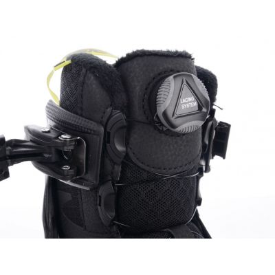 8. Łyżwy hokejowe Tempish Crox.X Top M 1300000216