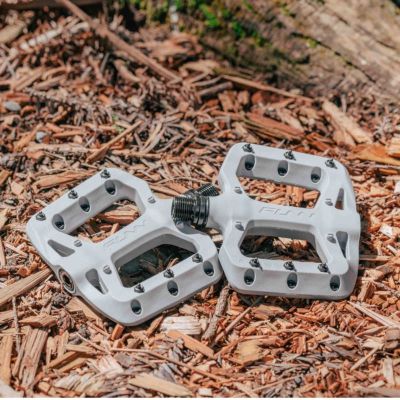 2. FUNN pedały TAIPAN S szare