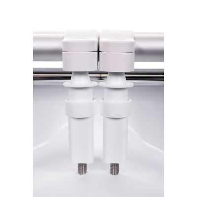 3. Nasadka podwyższająca na toaletę z uchytwami