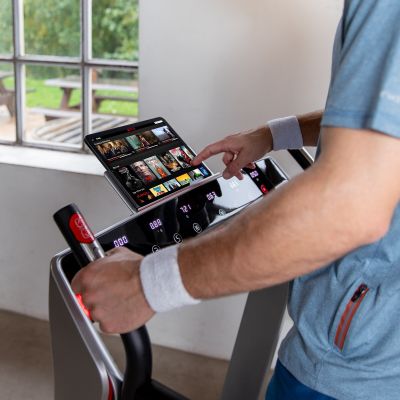 15. FLOW FITNESS BIEŻNIA ELEKTRYCZNA RUNNER DTM400i