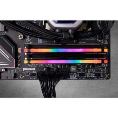 5. Corsair Vengeance RGB Pro CMW32GX4M2D3000C16 moduł pamięci 32 GB 2 x 16 GB DDR4 3000 MHz