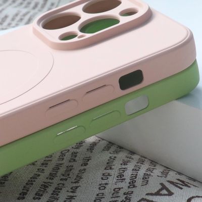 5. Silikonowe etui kompatybilne z MagSafe do iPhone 15 Pro Silicone Case - szare