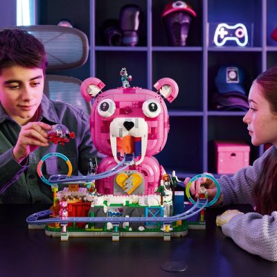 5. LEGO Fortnite 77082 - Jaskinia Ubawu