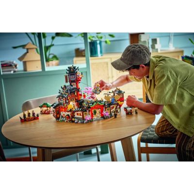 13. LEGO 71861 Ninjago - Stare miasto - 15-lecie