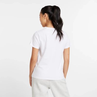 11. Koszulka New Balance Sport Jersey Logo T-Shirt W WT43582WT