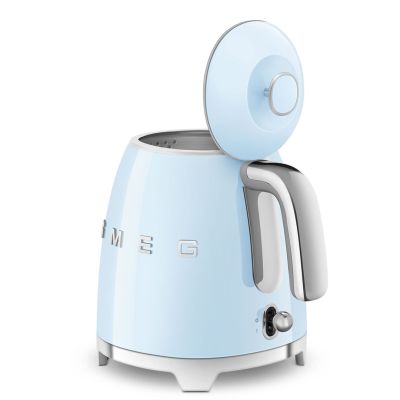 38. Mini czajnik SMEG Kettle KLF05PBEU 0,8L pastelbleu