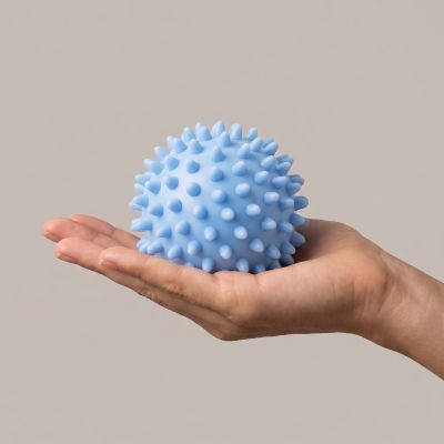 11. Piłeczka do masażu z wypustkami 7 cm Spokey PIN